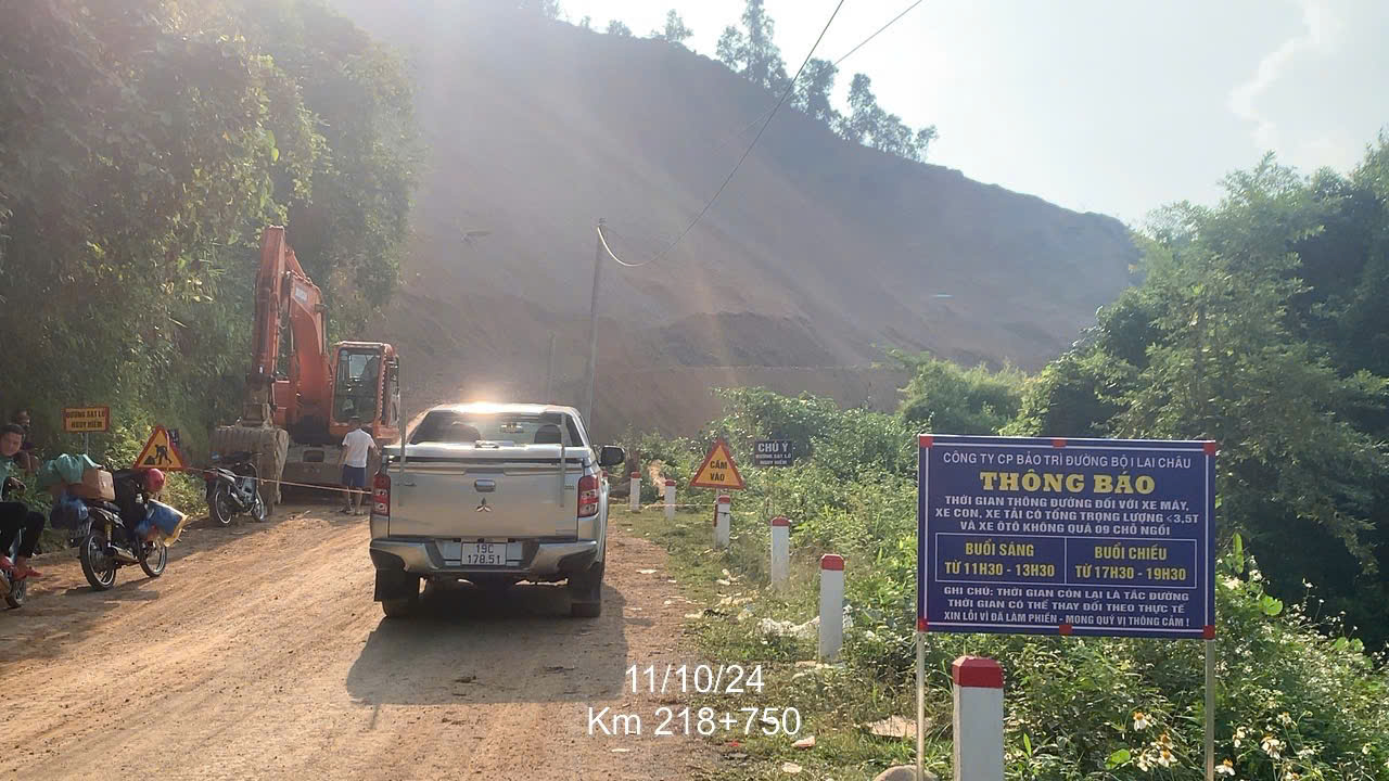 THÔNG BÁO  thông xe tạm thời tại vị trí sạt lở Km218+750 - Km218+950/QL.4H (địa phận xã Mù Cả, huyện Mường Tè, tỉnh Lai Châu)